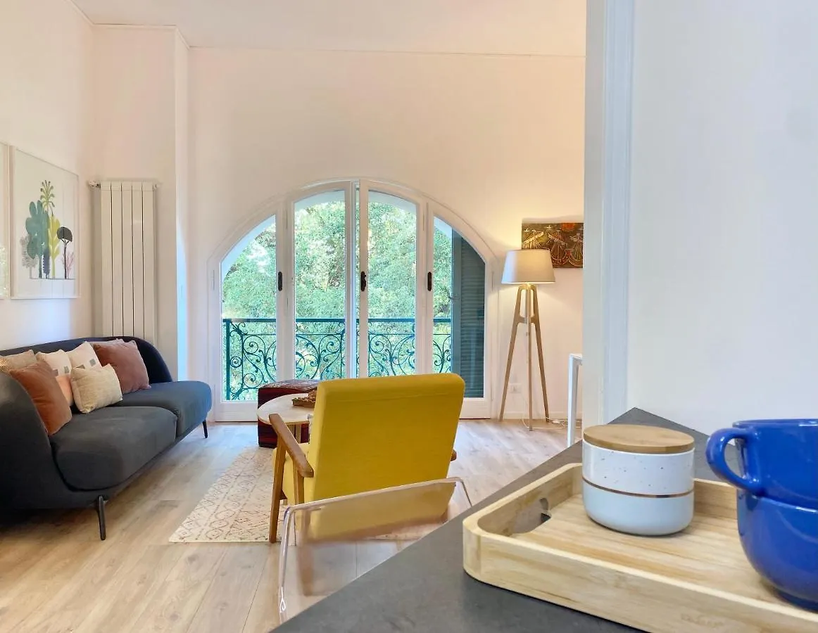 Casaviva-Stylish Trilo With Ac-Shared Pool-Parking Apartment Genoa